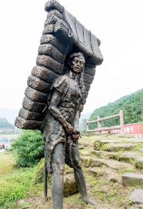 弄耕玻璃鋼雕塑