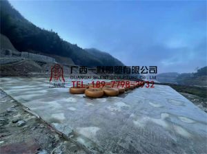 桂林資源寶鼎景區象棋雕塑